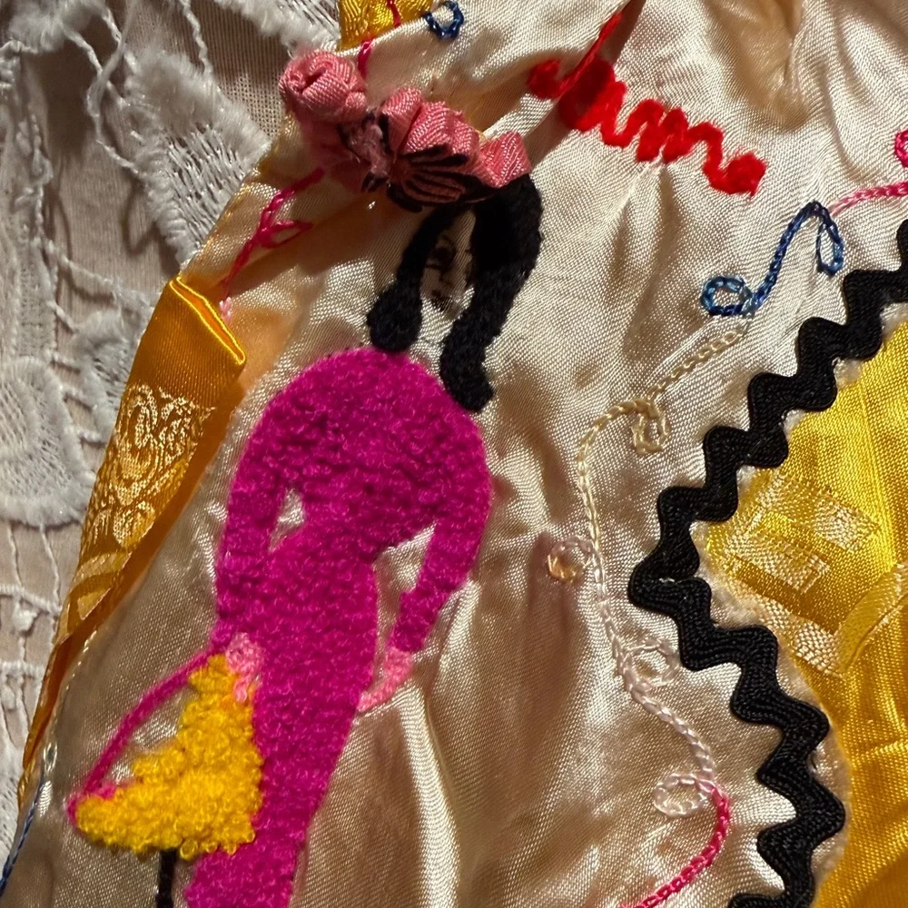 Vintage 1960s satin kimono!
